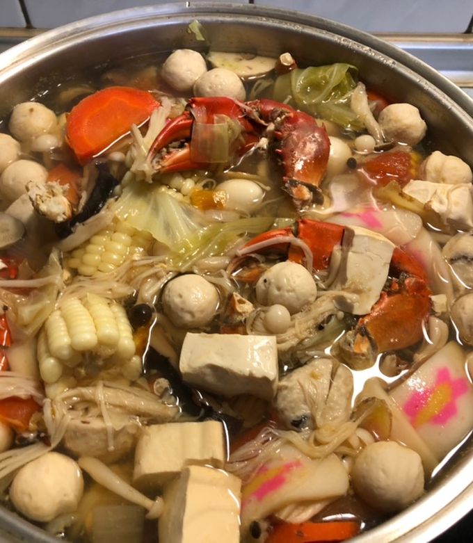 A picture of Crab Claw Hot Pot – Vegetable Hot Pot Base.