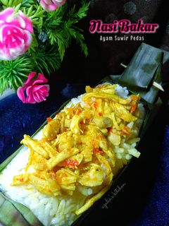 Foto resep Nasi Bakar Ayam Suwir Pedas