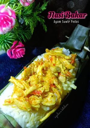 Foto resep Nasi Bakar Ayam Suwir Pedas