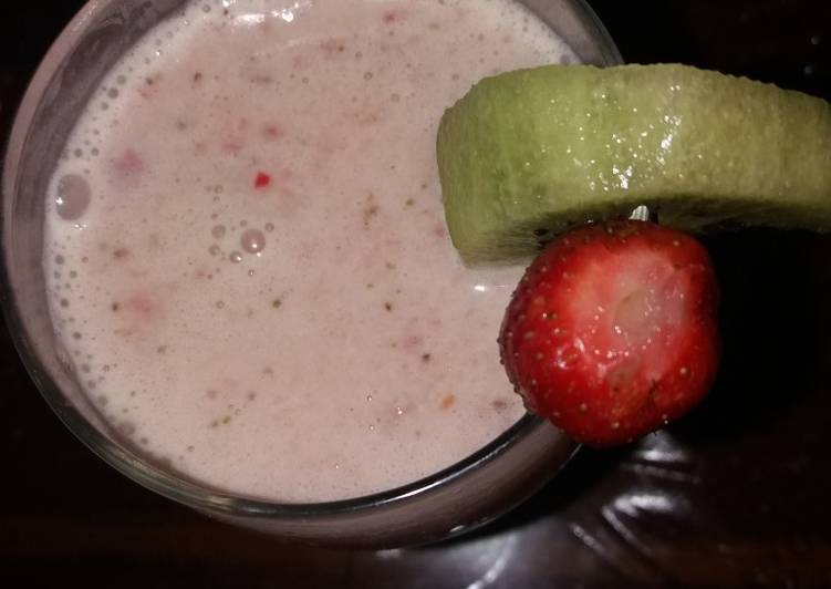 Cara Gampang Menyiapkan Jus strawberry kiwi Anti Gagal