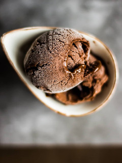 Una foto de Helado de Plátano y Chocolate