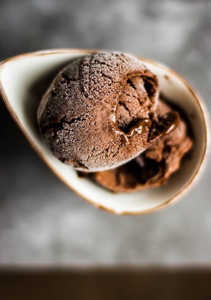 Una foto de Helado de Plátano y Chocolate