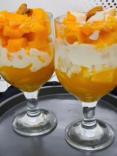 A picture of Yummy Mango Dessert 🥭🥭🥭🥭.
