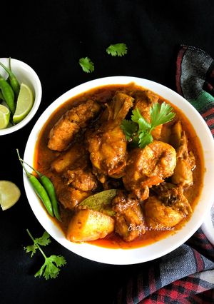 A picture of Murgir Jhol (Bengali Chicken Curry).