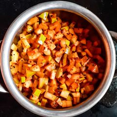 A picture of Raw mango pickle.