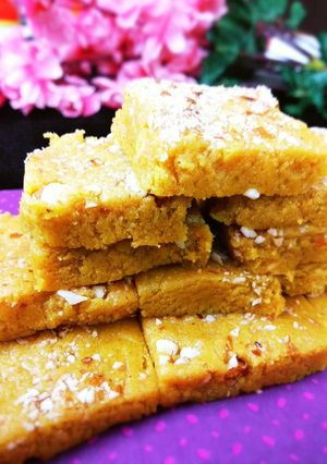 बेसन मिल्क पाउडर बर्फी (Besan milk powder burfi recipe in Hindi) रेसिपी मुख्य फोटो