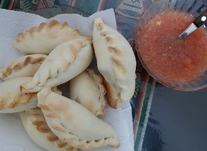Una foto de Empanadas Salteñas de Pollo (Al horno) con chimi