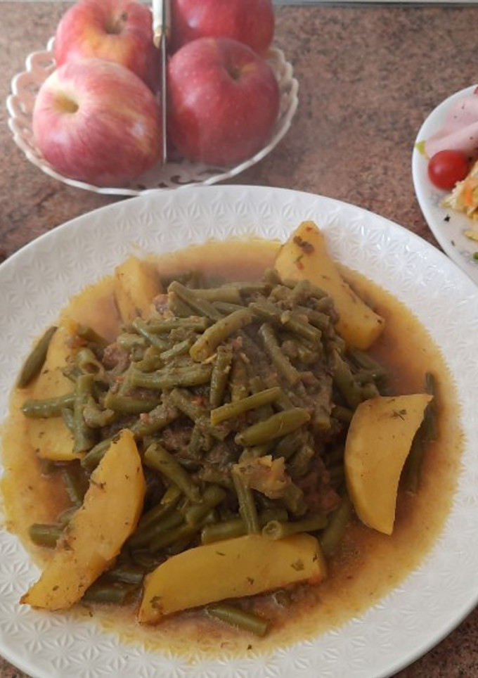 Una foto de Cocina MI MARIDO 😍😍! Guiso de carne con judías verdes