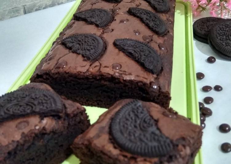 Langkah Mudah untuk Menyiapkan Fudgy Brownies Shiny Crust, Bikin Ngiler