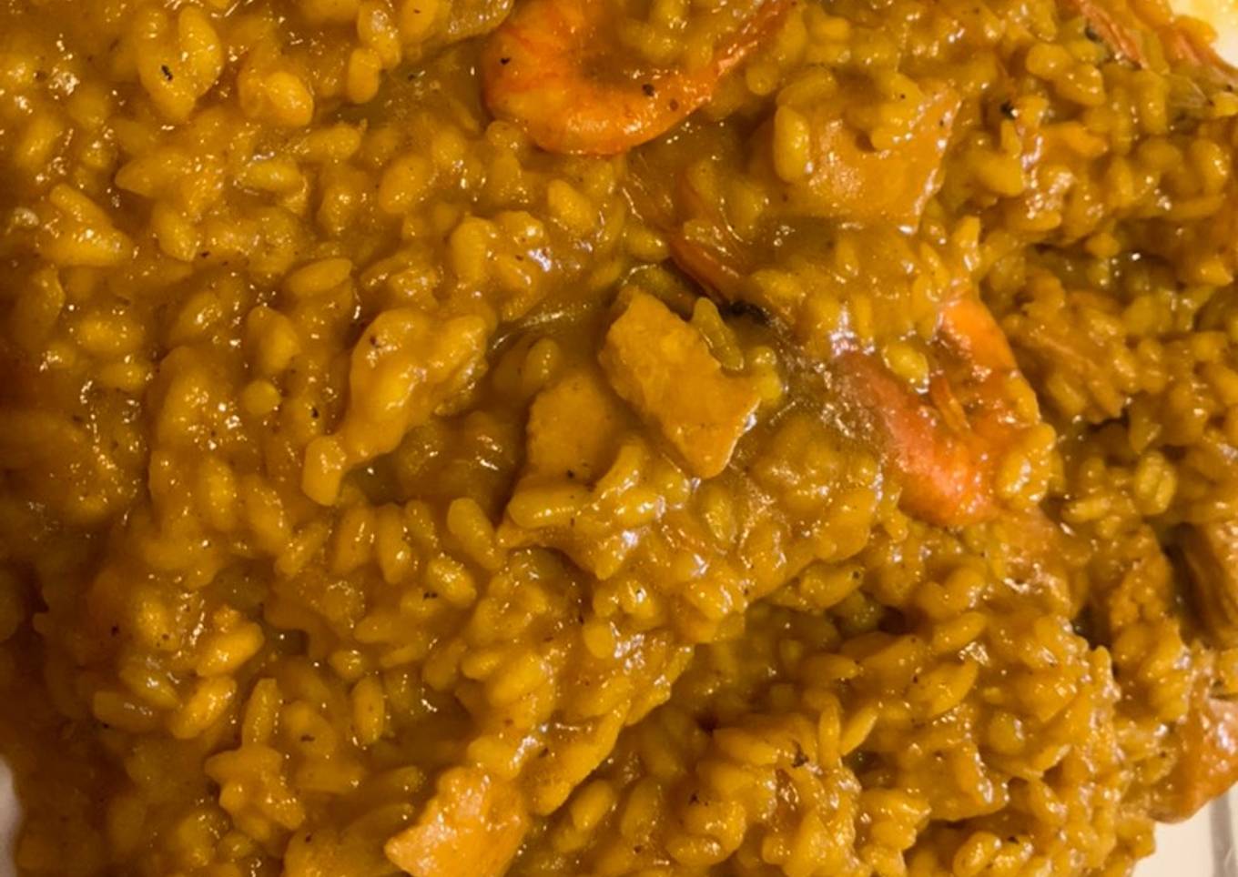 Arroz con pollo y gambas