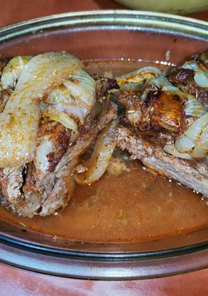 Hagymás sült sertéscomb🐖🧄 recept fotója