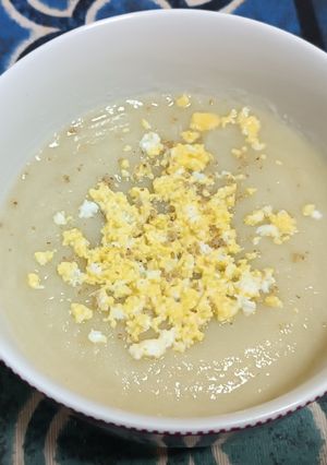 A picture of Cauliflower, Apple, and Leek Cream Soup.