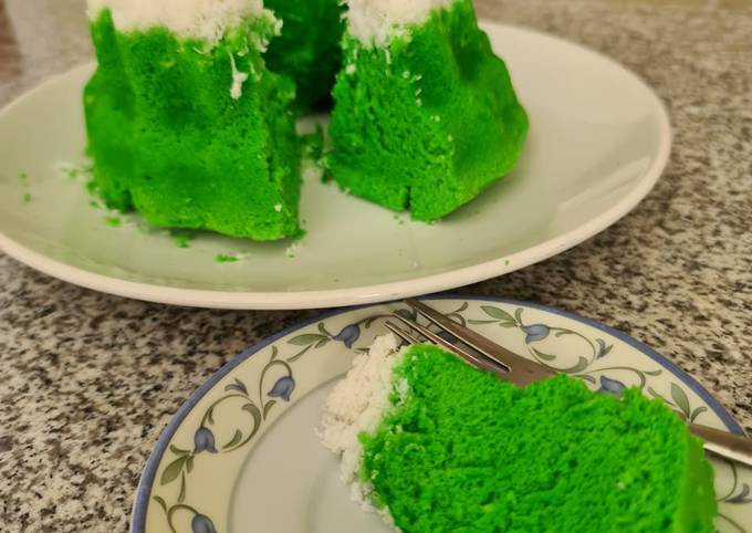 Easiest Way to Cook Perfect Kue Putu Ayu Lembut