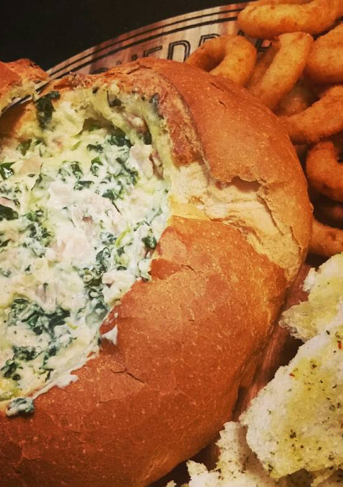 A picture of Bacon and spinach cob loaf.