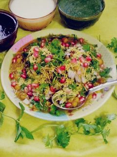 चटपटीत रगडा पॅटीस (ragda pattice recipe in marathi) रेसिपी चे मुख्य फोटो