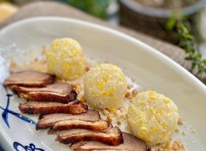 Hình của món Ức vịt nướng + xôi.