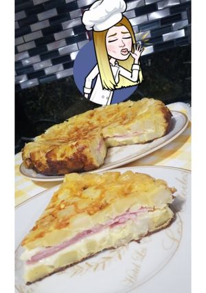 Una foto de Tortilla Española Rellena 🇪🇸