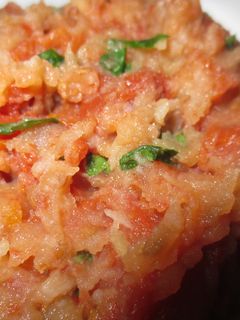 Una foto de Ensaladilla de patata y tomate seco con Agua de Mar