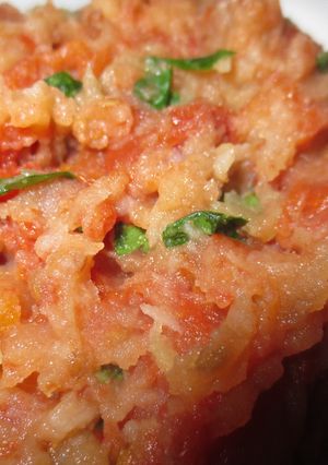 Foto principal de Ensaladilla de patata y tomate seco con Agua de Mar