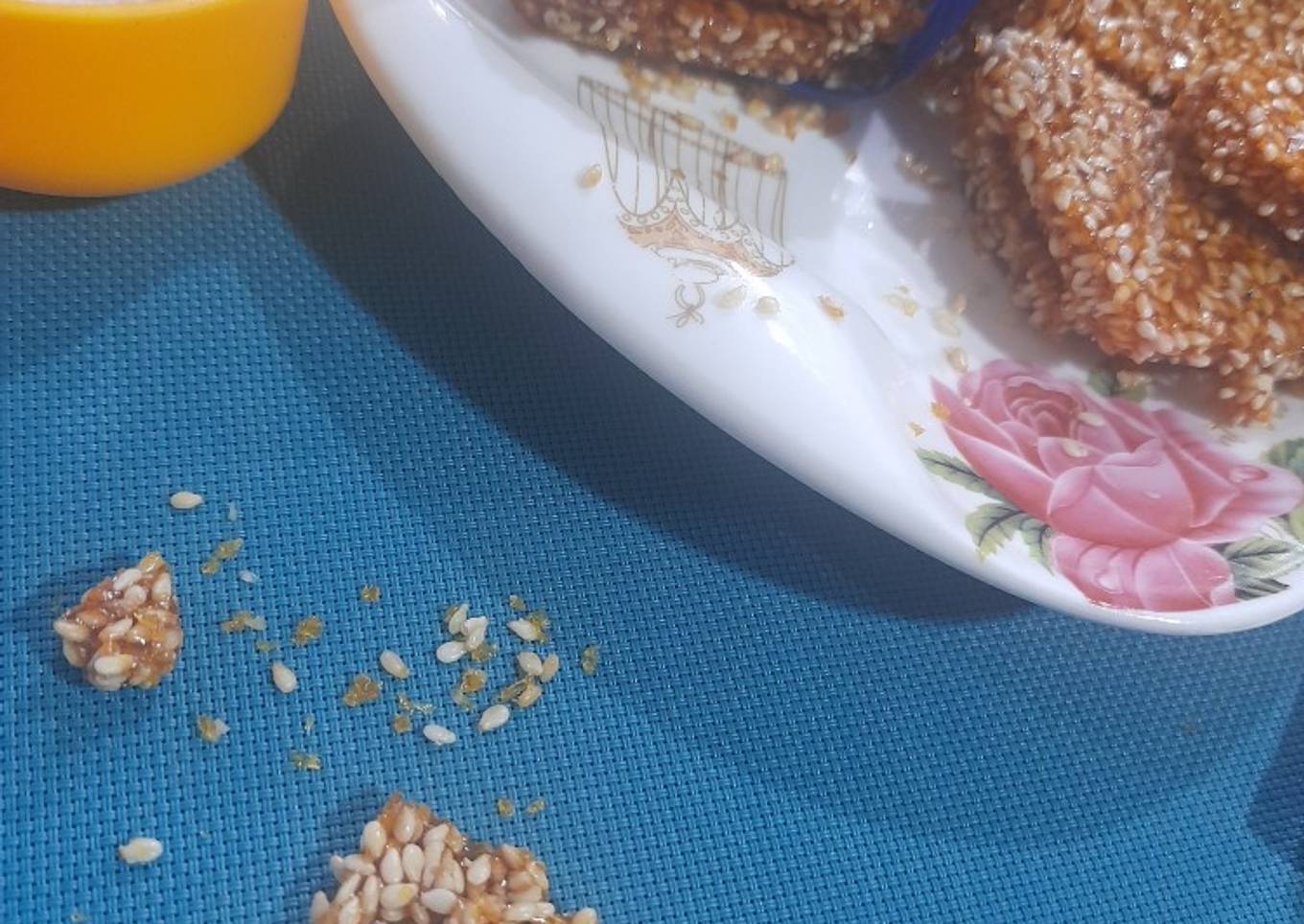 Caramelized Roasted sesame seed chikki