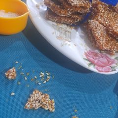A picture of Caramelized Roasted sesame seed chikki.