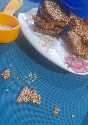 A picture of Caramelized Roasted sesame seed chikki.