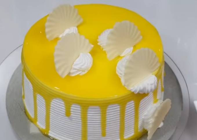 Pineapple Upside Down Cake - I Heart Naptime