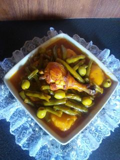صورة لوصفة طاجين لوبيا خضرا مع بطاطه