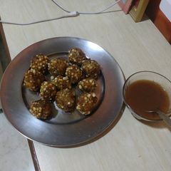 A picture of Sabudana khichdi pakode leftover.