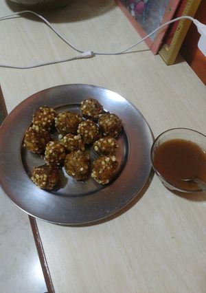 A picture of Sabudana khichdi pakode leftover.