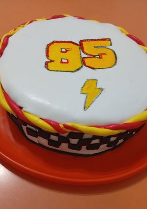 Una foto de Torta Rayo McQueen ⚡🏎️⚡