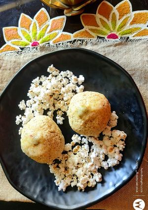 A picture of Allittu Unde (Popped Sorghum Flour Laddus).
