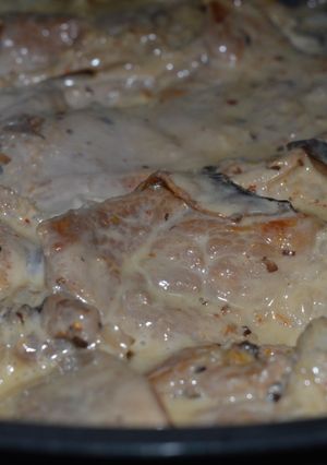 Una foto de Solomillo de cerdo con portobello y crema