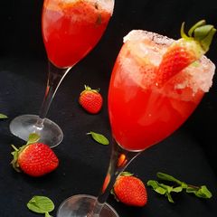 A picture of Strawberry Mocktail Mojito.