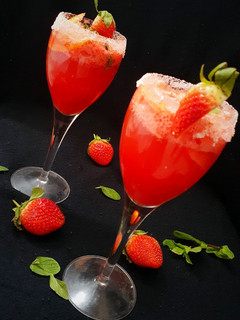 A picture of Strawberry Mocktail Mojito.
