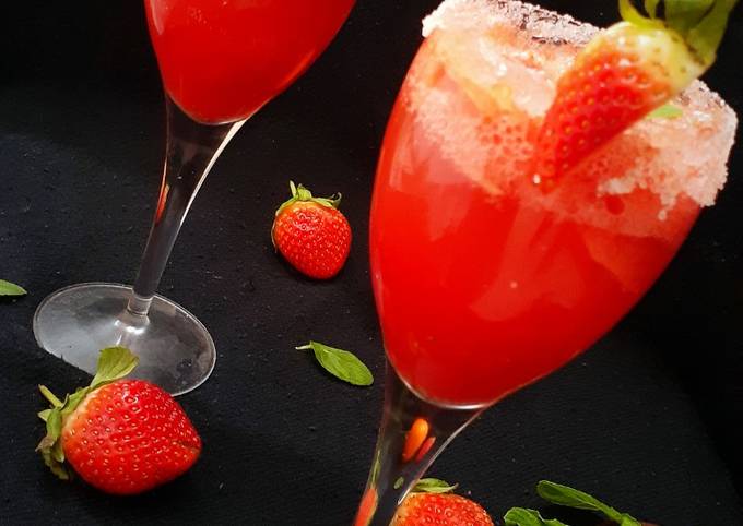 Strawberry Mocktail Mojito