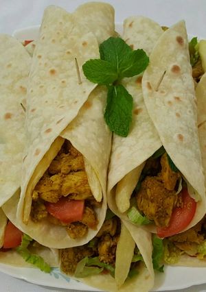 صورة لوصفة شاورما الدجاج بخبز التورتيلا طعم روووعة 😋😋😋