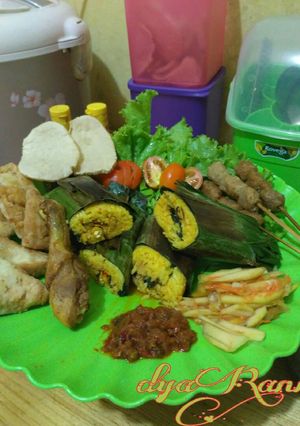 Foto resep Nasi bakar ayam🍗pedas komplit ala dŘ 🍛🍡 Step by step 😘