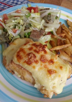 Una foto de Supremas de pollo rellenas con queso crema philadelphia y jamón