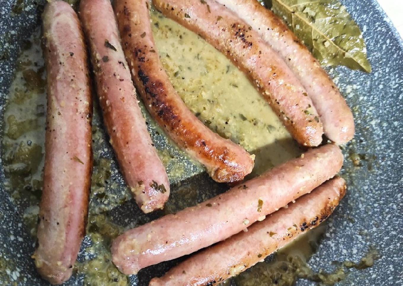 Salchichas a la sidra rápido. Asturianas