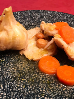 Una foto de Redondo de pavo en salsa