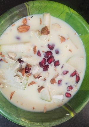 A picture of Mix fruit custard.