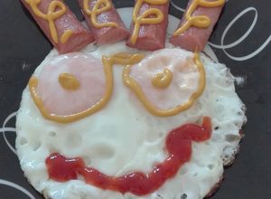 Una foto de Desayuno divertido para los niños