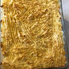 A picture of Large 5 fish pie.