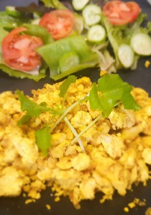 รูปของ Vegan Scrambled Tofu 💚 🥚 แสร้งว่าไข่คน มื้อเช้าเจง่ายๆ