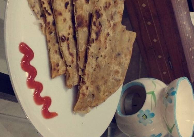 Simple Way to Make Favorite Delicious Aloo Paratha