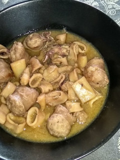 Una foto de Butifarra con calamares y sepia