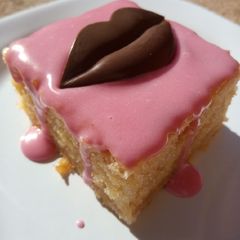 A picture of Vanilla Cake (baking sheet size).