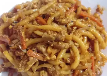 Gampangnya Memasak Spicy beef udon Ala Restoran