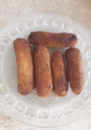 A picture of Bread chicken roll.